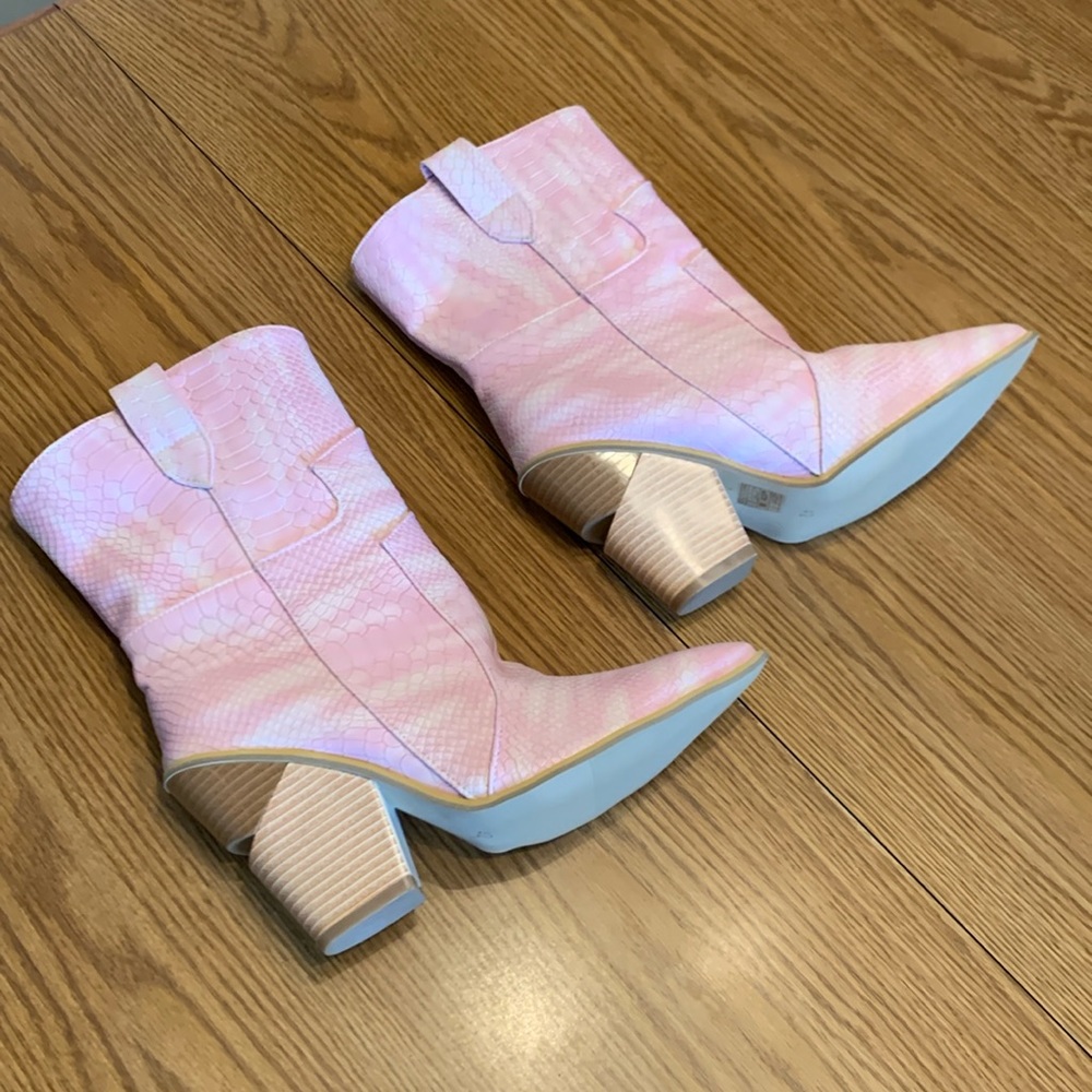 SHEIN boots.   PINK/WHITE.  Size 42.    All man made materials.  NEW!